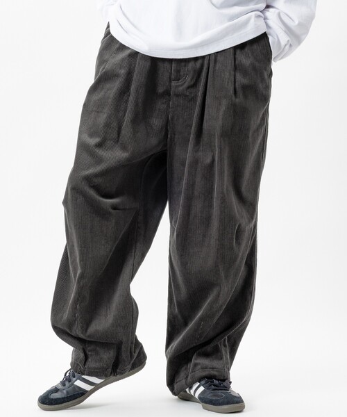 FREAK'S STORE（フリークスストア）の「限定展開 ワイドシルエット コーデュロイ ミリタリーサーカスパンツ / スノ―パンツ（その他パンツ・メンズ・ブラック/ブラウン/チャコールグレー/ベージュ・LARGE/MEDIUM/SMALL）」の3枚目の写真