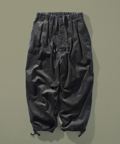 FREAK'S STORE（フリークスストア）の「限定展開 ワイドシルエット コーデュロイ ミリタリーサーカスパンツ / スノ―パンツ（その他パンツ・メンズ・ブラック/ブラウン/チャコールグレー/ベージュ・LARGE/MEDIUM/SMALL）」の6枚目の写真