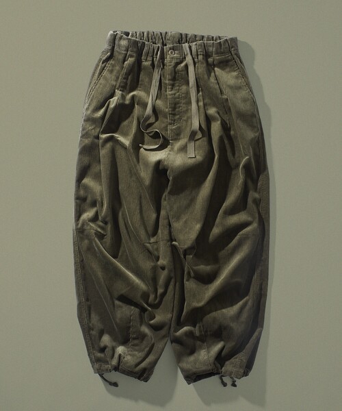FREAK'S STORE（フリークスストア）の「限定展開 ワイドシルエット コーデュロイ ミリタリーサーカスパンツ / スノ―パンツ（その他パンツ・メンズ・ブラック/ブラウン/チャコールグレー/ベージュ・LARGE/MEDIUM/SMALL）」の8枚目の写真