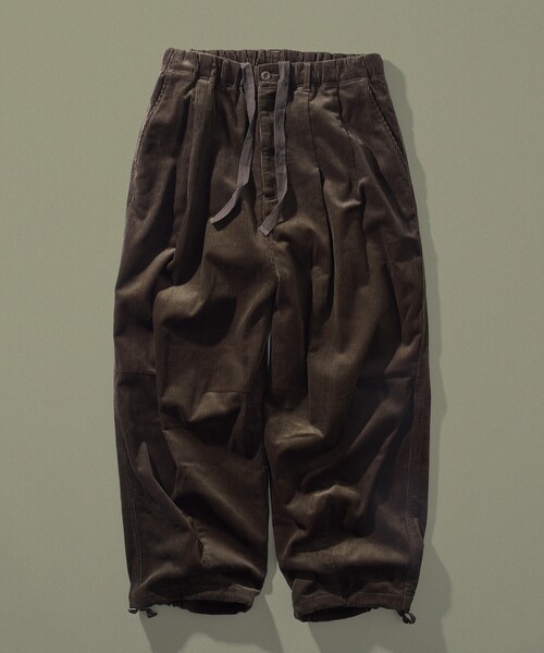 FREAK'S STORE（フリークスストア）の「限定展開 ワイドシルエット コーデュロイ ミリタリーサーカスパンツ / スノ―パンツ（その他パンツ・メンズ・ブラック/ブラウン/チャコールグレー/ベージュ・LARGE/MEDIUM/SMALL）」の7枚目の写真