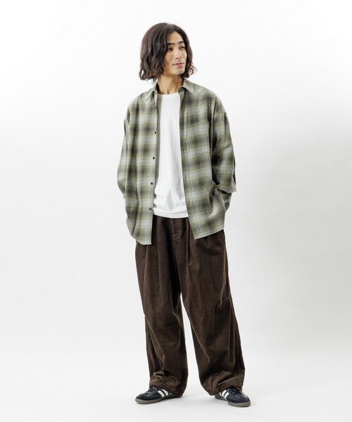 FREAK'S STORE（フリークスストア）の「限定展開 ワイドシルエット コーデュロイ ミリタリーサーカスパンツ / スノ―パンツ（その他パンツ・メンズ・ブラック/ブラウン/チャコールグレー/ベージュ・LARGE/MEDIUM/SMALL）」の21枚目の写真