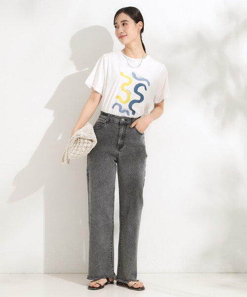 Cutie Blonde(キューティーブロンド)の「【S-LL/裏ひんやり/ストレッチ】ワイドストレートデニムパンツ(デニムパンツ・レディース・ブラック/ライトブルー・02/04/01/03)」の5枚目の写真