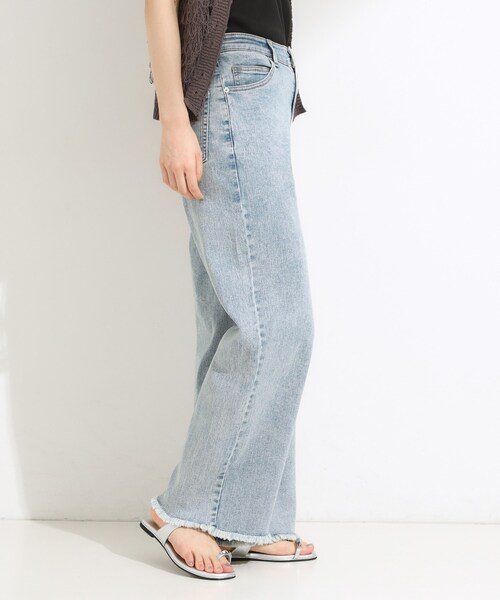 Cutie Blonde(キューティーブロンド)の「【S-LL/裏ひんやり/ストレッチ】ワイドストレートデニムパンツ(デニムパンツ・レディース・ブラック/ライトブルー・02/04/01/03)」の8枚目の写真