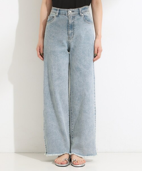 Cutie Blonde(キューティーブロンド)の「【S-LL/裏ひんやり/ストレッチ】ワイドストレートデニムパンツ(デニムパンツ・レディース・ブラック/ライトブルー・02/04/01/03)」の11枚目の写真