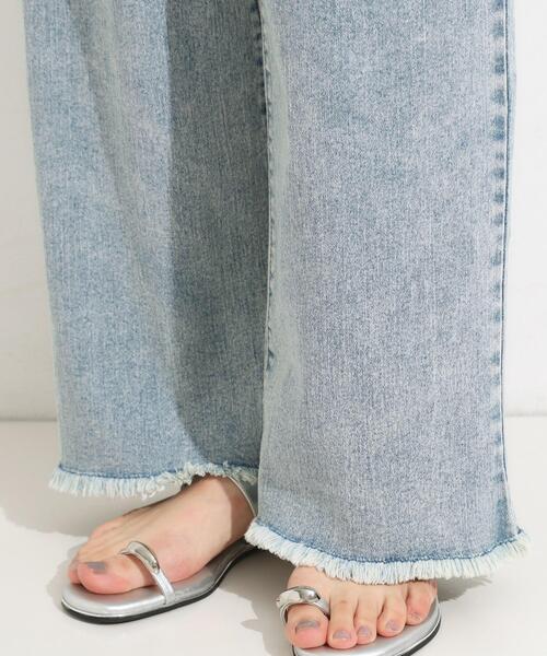 Cutie Blonde(キューティーブロンド)の「【S-LL/裏ひんやり/ストレッチ】ワイドストレートデニムパンツ(デニムパンツ・レディース・ブラック/ライトブルー・02/04/01/03)」の18枚目の写真