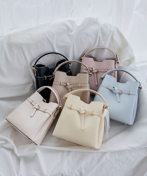 MAJESTIC LEGON(マジェスティックレゴン)の「ノットベルトショルダーバッグ(ショルダーバッグ・レディース・ピンク/ブラック/アイボリー/グレイッシュベージュ/サックスブルー/イエロー・FREE)」の8枚目の写真