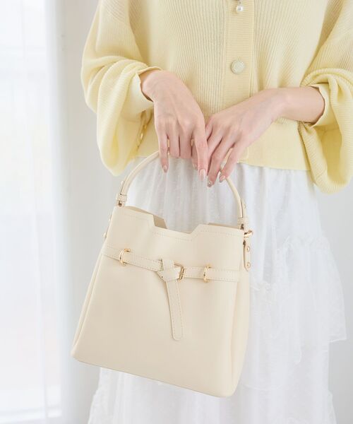 MAJESTIC LEGON(マジェスティックレゴン)の「ノットベルトショルダーバッグ(ショルダーバッグ・レディース・ピンク/ブラック/アイボリー/グレイッシュベージュ/サックスブルー/イエロー・FREE)」の10枚目の写真