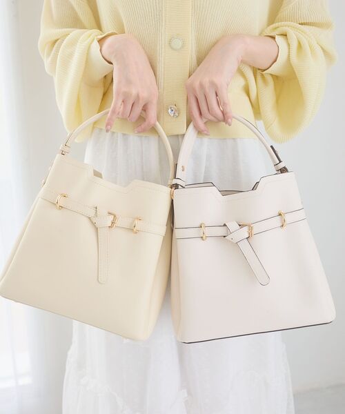 MAJESTIC LEGON(マジェスティックレゴン)の「ノットベルトショルダーバッグ(ショルダーバッグ・レディース・ピンク/ブラック/アイボリー/グレイッシュベージュ/サックスブルー/イエロー・FREE)」の11枚目の写真