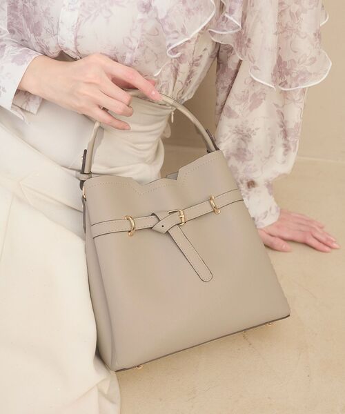 MAJESTIC LEGON(マジェスティックレゴン)の「ノットベルトショルダーバッグ(ショルダーバッグ・レディース・ピンク/ブラック/アイボリー/グレイッシュベージュ/サックスブルー・FREE)」の17枚目の写真