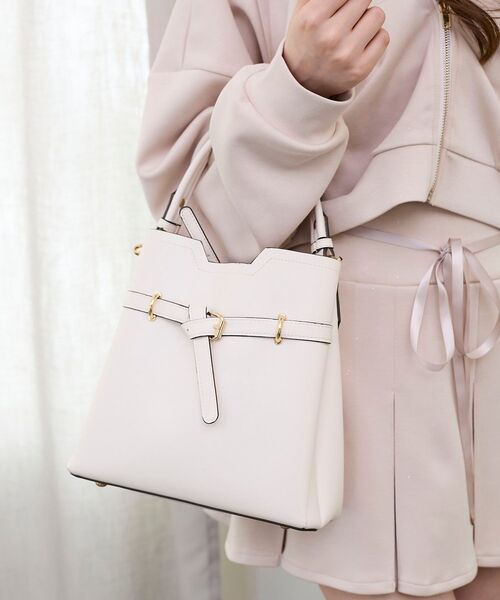 MAJESTIC LEGON(マジェスティックレゴン)の「ノットベルトショルダーバッグ(ショルダーバッグ・レディース・ピンク/ブラック/アイボリー/グレイッシュベージュ/サックスブルー・FREE)」の21枚目の写真