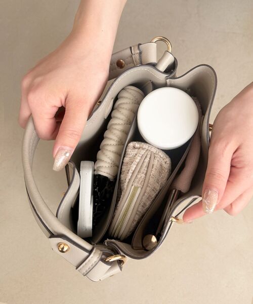 MAJESTIC LEGON（マジェスティックレゴン）の「ノットベルトショルダーバッグ（ショルダーバッグ・レディース・ピンク/ブラック/アイボリー・FREE）」の20枚目の写真