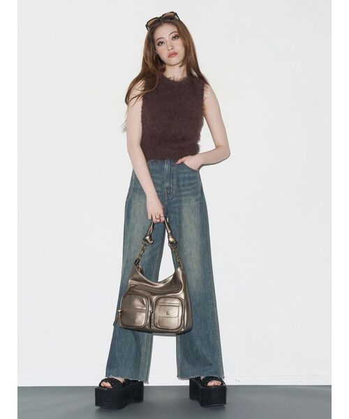 EVRIS（エヴリス）の「ファンシーヤーンノースリニットトップス（タンクトップ・レディース・ブラウン/アイボリー/ブルー・FREE）」の10枚目の写真