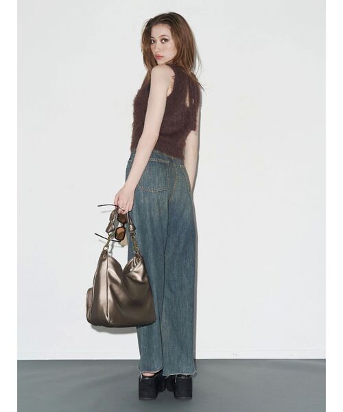 EVRIS（エヴリス）の「ファンシーヤーンノースリニットトップス（タンクトップ・レディース・ブラウン/アイボリー/ブルー・FREE）」の12枚目の写真