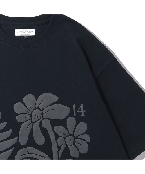 elephant TRIBAL fabrics(エレファントトライバルファブリックス)の「elephant TRIBAL fabrics FLOWER PRINT FAT T-SH(Tシャツ/カットソー・メンズ・ブラック/ホワイト・FREE)」の4枚目の写真