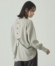【着用しわ軽減/吸水速乾】ストライプバックボタンブラウス