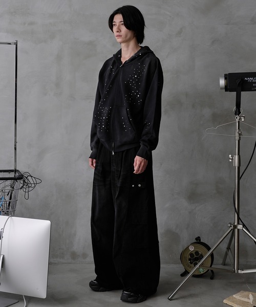 EPNK（イーピーエヌケー）の「Rhinestone zip hoodie / ラインストーンジップフーディ（パーカー・メンズ・ブラウン/ブラック・MEDIUM/LARGE）」の15枚目の写真