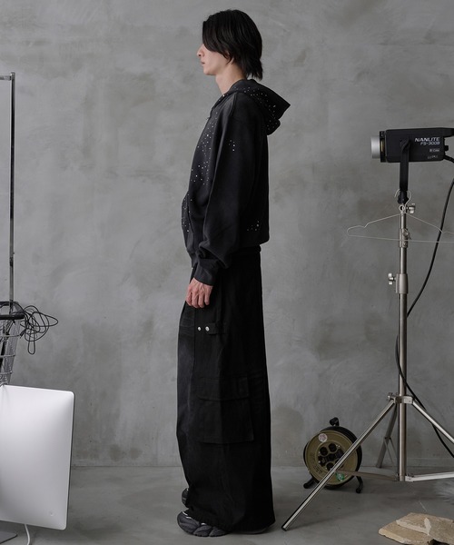 EPNK（イーピーエヌケー）の「Rhinestone zip hoodie / ラインストーンジップフーディ（パーカー・メンズ・ブラウン/ブラック・MEDIUM/LARGE）」の10枚目の写真
