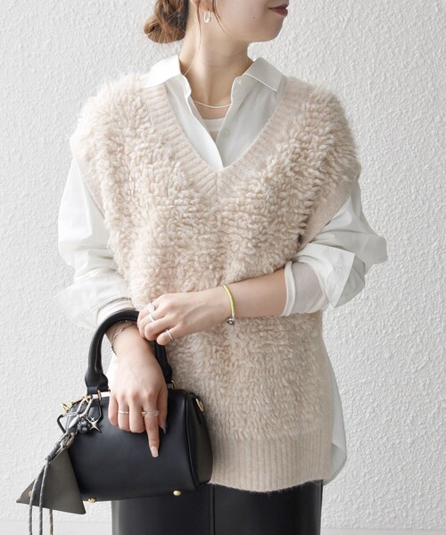 SHIPS any(シップス エニィ)の「SHIPS any: ループ ニット Vネック ベスト(ベスト・レディース・ナチュラル/グレー・ONE SIZE)」の6枚目の写真