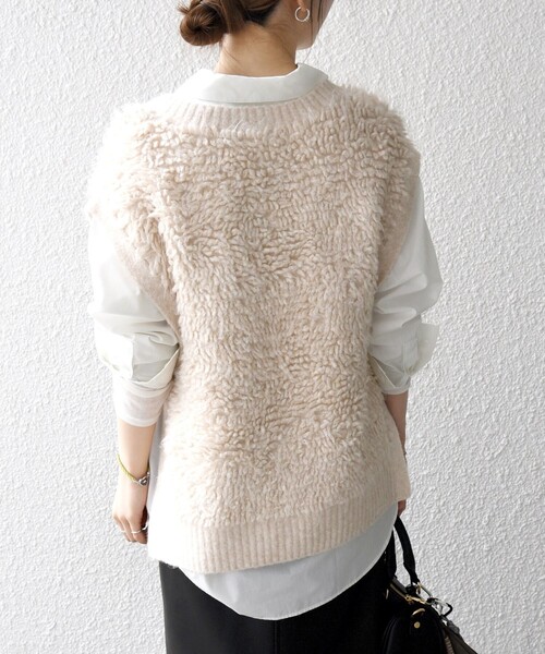 SHIPS any(シップス エニィ)の「SHIPS any: ループ ニット Vネック ベスト(ベスト・レディース・ナチュラル/グレー・ONE SIZE)」の9枚目の写真