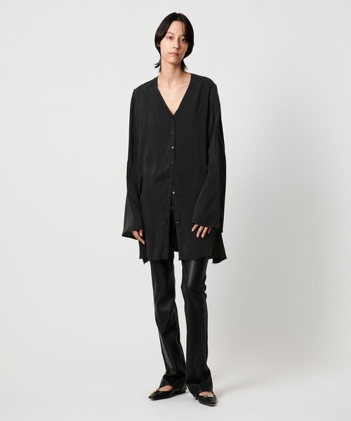 AEWEN MATOPH（イウエン マトフ）の「＜AEWEN MATOPH＞フレアVネックシャツワンピース（ワンピース・レディース・ホワイト/ブラック・FREE）」の4枚目の写真