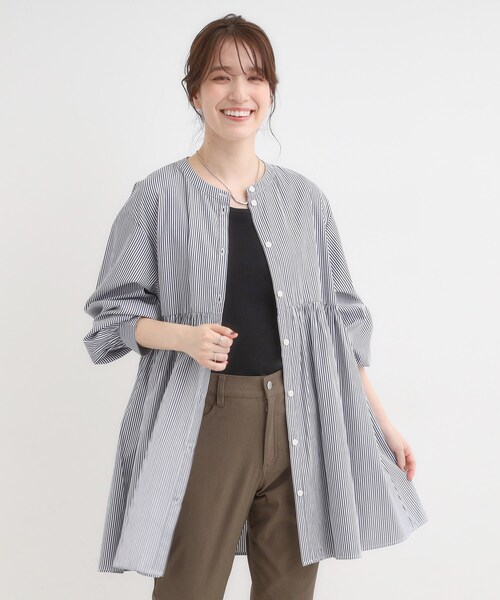 DRESKIP(ドレスキップ)の「【S-LL】自然に体型カバー 切り替えギャザーチュニックシャツ(チュニック・レディース・ダークブラウン/ネイビー系2/オフホワイト・04/03/02/01)」の8枚目の写真