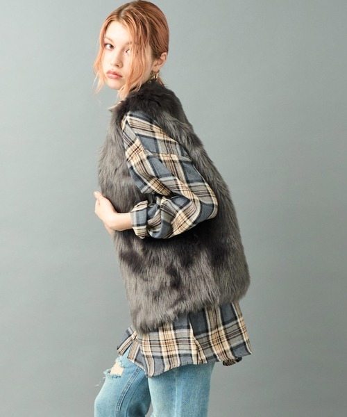 ANAP(アナップ)の「ロング ファー ベスト(ベスト・レディース・モカ/ダークグレー・F)」の10枚目の写真