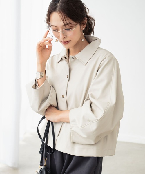 ELFRANK(エルフランク)の「ランタンスリーブ フェイクレザー ジャケット(ブルゾン・レディース・ブラック/ライトベージュ・M/L)」の8枚目の写真