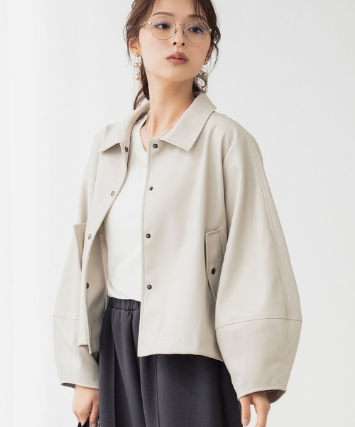 ELFRANK(エルフランク)の「ランタンスリーブ フェイクレザー ジャケット(ブルゾン・レディース・ブラック/ライトベージュ・M/L)」の14枚目の写真