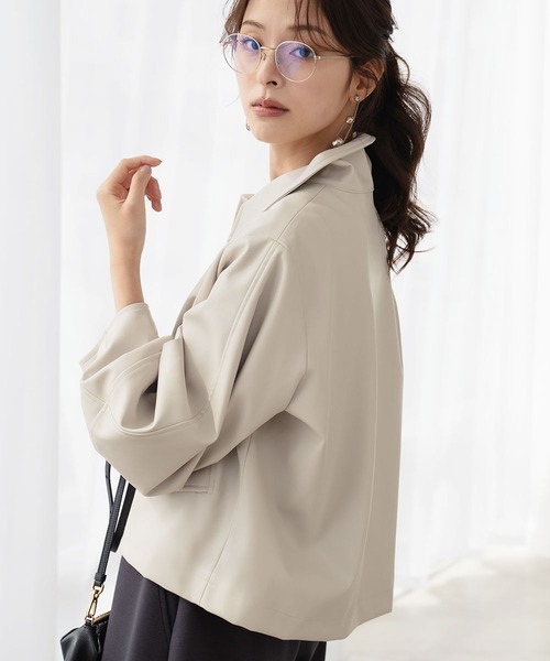 ELFRANK(エルフランク)の「ランタンスリーブ フェイクレザー ジャケット(ブルゾン・レディース・ブラック/ライトベージュ・M/L)」の15枚目の写真