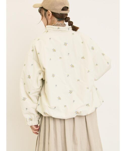 Samansa Mos2（サマンサ モスモス）の「小花総刺繍中綿ジャケット（ノーカラージャケット・レディース・オレンジ/キナリ/ブラック・F）」の6枚目の写真