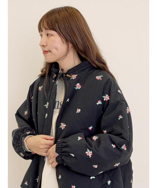 Samansa Mos2（サマンサ モスモス）の「小花総刺繍中綿ジャケット（ノーカラージャケット・レディース・オレンジ/キナリ/ブラック・F）」の11枚目の写真