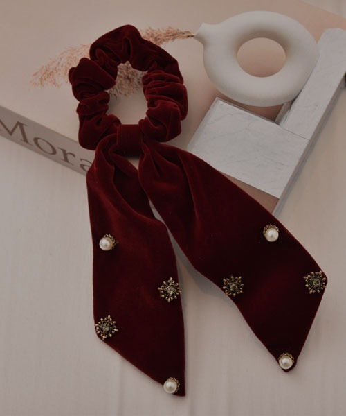 Mayree（メイリー）の「【resonance】ベロア パール モチーフ シュシュ（シュシュ・レディース・ワインレッド/ブラック・FREE）」の2枚目の写真