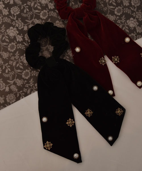 Mayree（メイリー）の「【resonance】ベロア パール モチーフ シュシュ（シュシュ・レディース・ワインレッド/ブラック・FREE）」の3枚目の写真