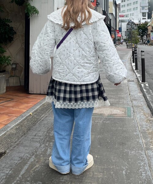 w closet(ダブルクローゼット)の「Amフリル中綿ブルゾン(ダウンジャケット/コート・レディース・オフホワイト/ピンク/イエロー・FREE)」の19枚目の写真