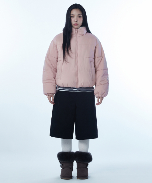 MUSINSA STANDARD WOMAN（ムシンサスタンダードウーマン）の「ウィメンズデイリープファーリバーシブルフリースショートパディングジャケット[ピンク/クリーム]（ダウンジャケット/コート・レディース・その他・SMALL/MEDIUM/LARGE/X-SMALL）」の3枚目の写真