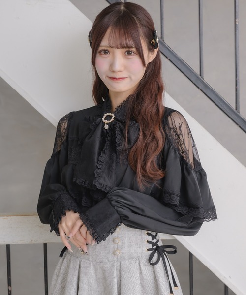 couture BY ROJITA（クチュールバイロジータ）の「レース切替ボウタイラッフルブラウス（シャツ/ブラウス・レディース・ホワイト/ブラック/パープル・FREE）」の2枚目の写真