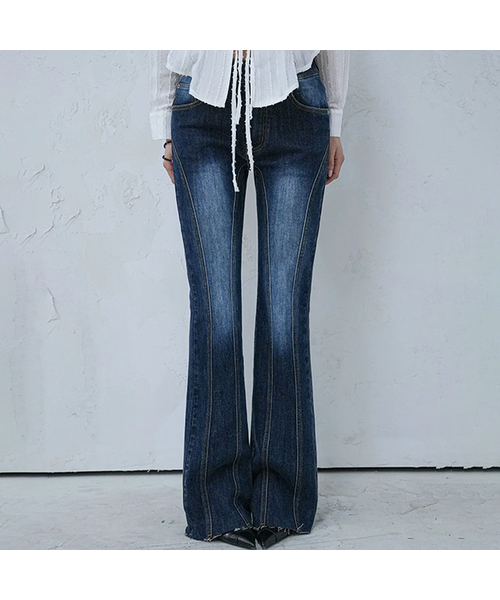 AVANDRESS(アバンドレス )の「Thin Bootscut Pants DEEP BLUE(デニムパンツ・レディース・ダークブルー・SMALL/MEDIUM/LARGE/X-LARGE)」の1枚目の写真