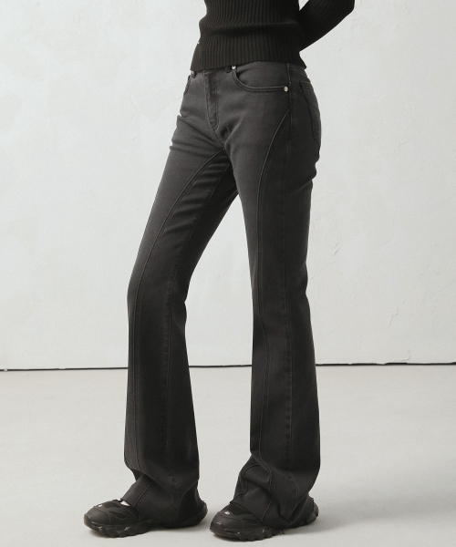 AVANDRESS(アバンドレス )の「Thin Bootscut Pants DEEP BLUE(デニムパンツ・レディース・ダークブルー・SMALL/MEDIUM/LARGE/X-LARGE)」の13枚目の写真
