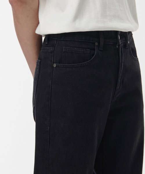 MUSINSA STANDARD（ムシンサスタンダード）の「裏起毛ストレートデニムパンツ[ウォッシュドブラック]（デニムパンツ・メンズ・その他・27/28/29/34/32/30/31/33/26/40/38/42/36）」の4枚目の写真