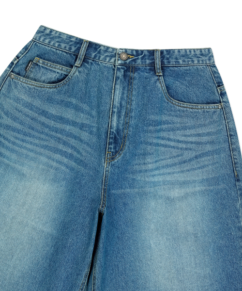 Wacky WiLLy(ワッキーウィリー)の「バミューダデニムミドルパンツブルー(デニムパンツ・レディース・その他・SMALL/MEDIUM/LARGE/X-LARGE)」の5枚目の写真
