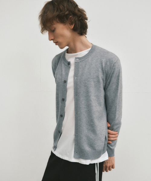 WEDNESDAY OASIS（ウェンズデーオアシス）の「クロップクルーネックニットカーディガン_GRAY(WC25-KN63)（カーディガン/ボレロ・メンズ・グレー・MEDIUM/LARGE）」の3枚目の写真