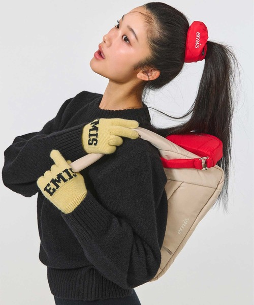 EMIS(イミス)の「PADDED ZIP POCKET SHOULDER BAG(ショルダーバッグ・レディース・バーガンディー/ベージュ/ブラック/ブルー・FREE)」の1枚目の写真