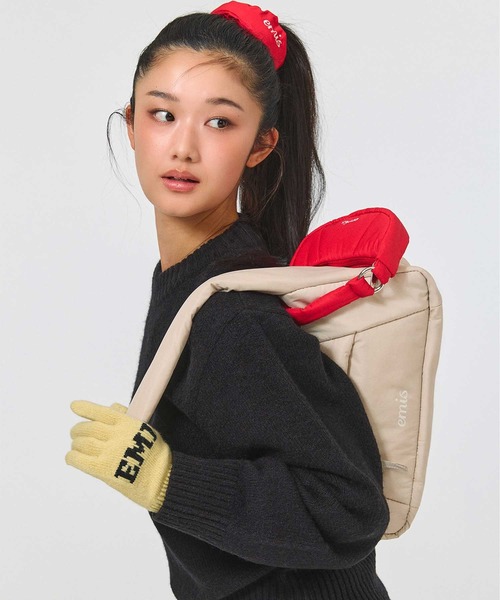 EMIS(イミス)の「PADDED ZIP POCKET SHOULDER BAG(ショルダーバッグ・レディース・バーガンディー/ベージュ/ブラック/ブルー・FREE)」の9枚目の写真