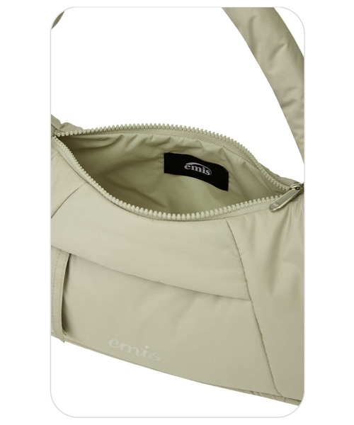 EMIS(イミス)の「PADDED ZIP POCKET SHOULDER BAG(ショルダーバッグ・レディース・バーガンディー/ベージュ/ブラック/ブルー・FREE)」の14枚目の写真