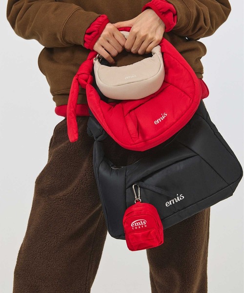 EMIS(イミス)の「PADDED ZIP POCKET SHOULDER BAG(ショルダーバッグ・レディース・バーガンディー/ベージュ/ブラック/ブルー・FREE)」の19枚目の写真