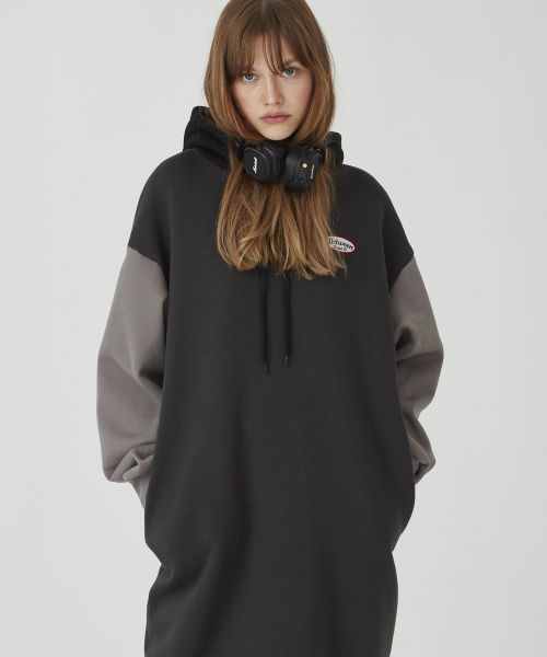 Between A and B（ビトウィーンエイアンドビー）の「フードロングジャージ裏起毛ワンピース[チャコール]（ワンピース・レディース・チャコール・FREE）」の5枚目の写真