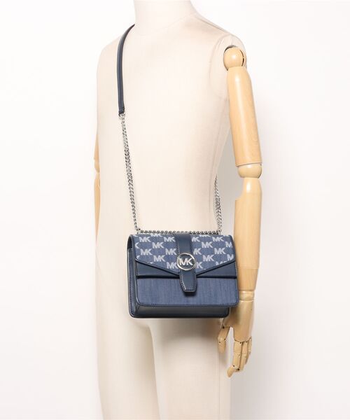 MICHAEL KORS(マイケルコース)の「GREENWICH フラップ クロスボディ スモール - MKシグネチャー(ショルダーバッグ・レディース・ネイビー・FREE)」の5枚目の写真