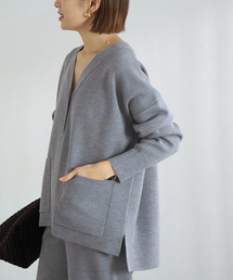 IENA（イエナ）の「スーパーファインスムースVネックミドルカーディガン（カーディガン/ボレロ）」
