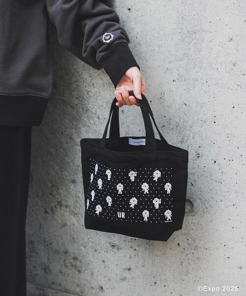 THE GOODLAND MARKET（ザグッドランドマーケット）の「EXPO2025 TOTE-DOT S（トートバッグ・レディース・ホワイト/ブラック・SMALL）」の2枚目の写真