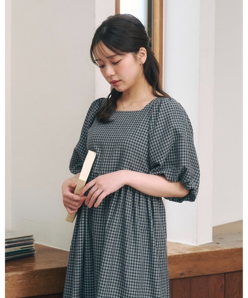 moi tytto(モイテュット)の「2wayパフワンピース/前後リバーシブルで着用可能/低身長さん向けSサイズあり◎(ワンピース・レディース・ナチュラル/ブラック系その他/ブラック/ブラウン/ベージュ・FREE/SMALL)」の6枚目の写真